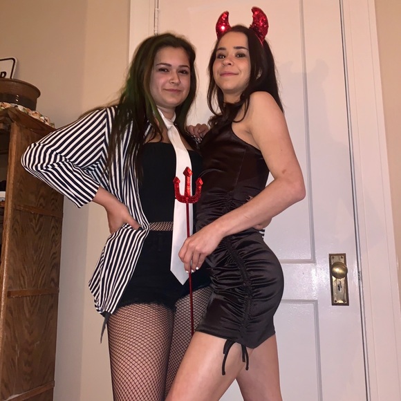 Meet your Posher, Britney - Picture 1 of 1